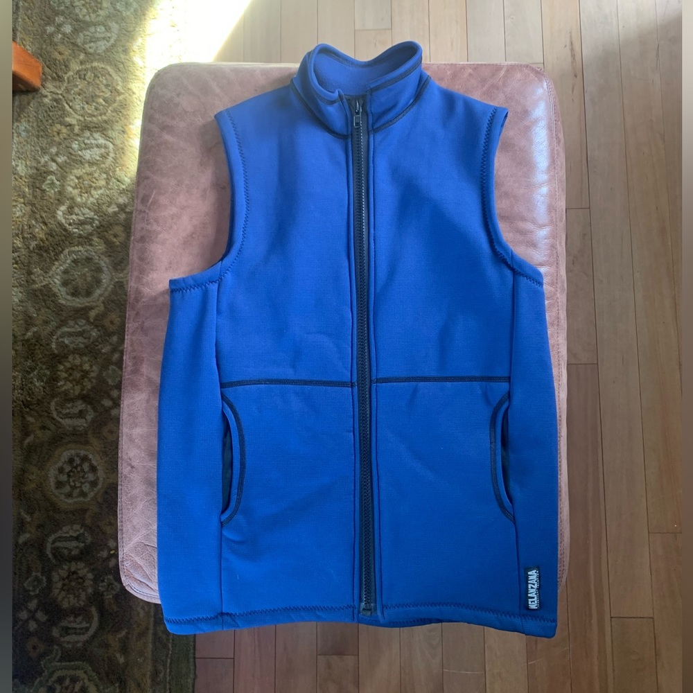 Men’s medium blue melanzana vest with pockets